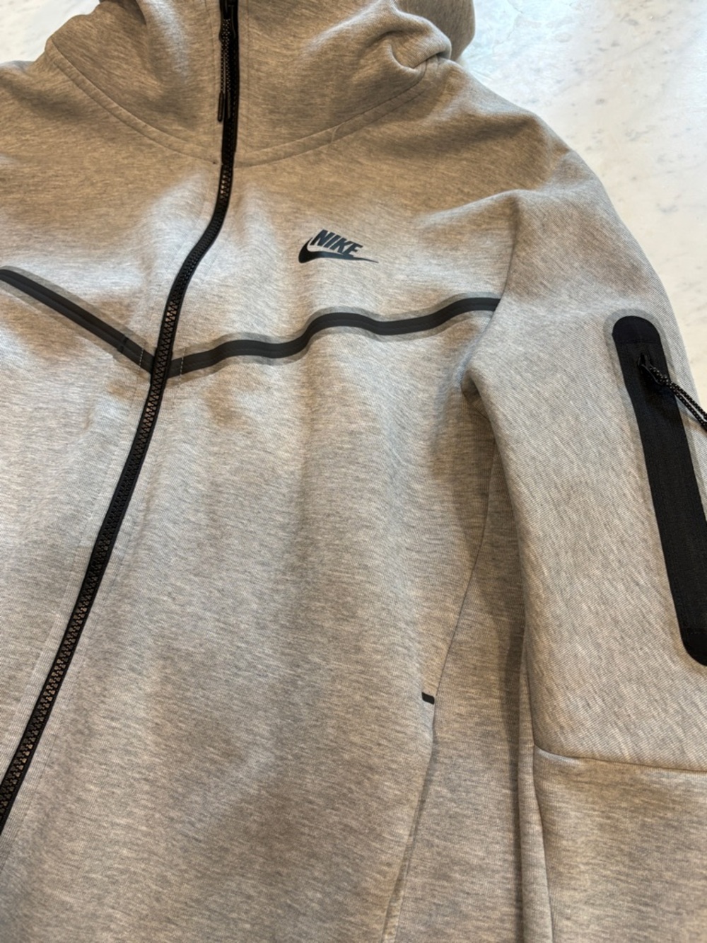 Men’s Nike Tech Grey Hoodie, excellent like new condition, Size Medium